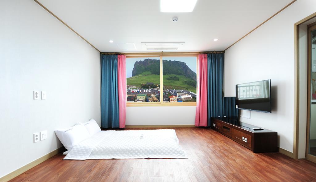 Seongsanpo love Pension Seogwipo Exterior foto